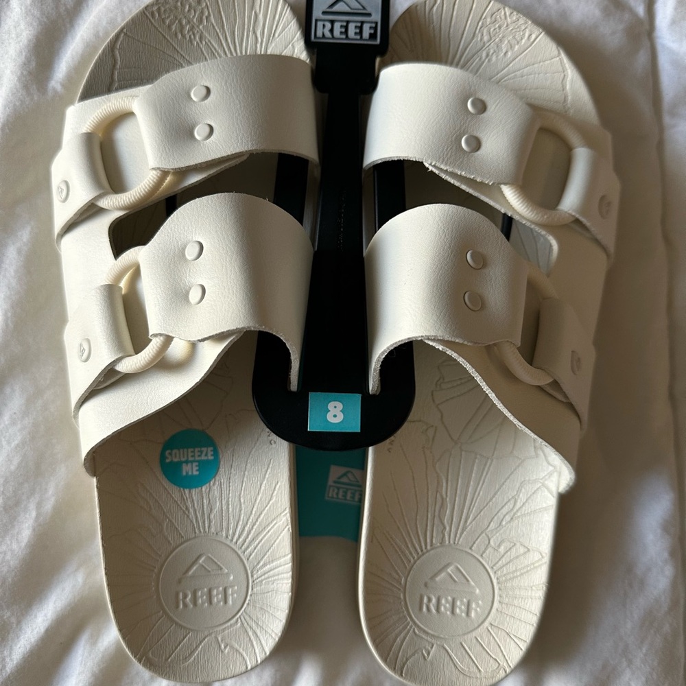 Womens reefs NWT